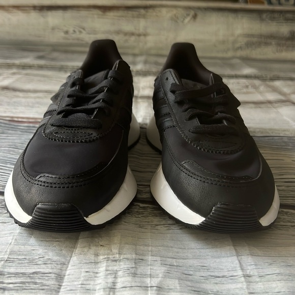 Adidas Original Retropy F2J CBlack/FTWWHT NOIESS Kid Size 5 - Picture 2 of 12